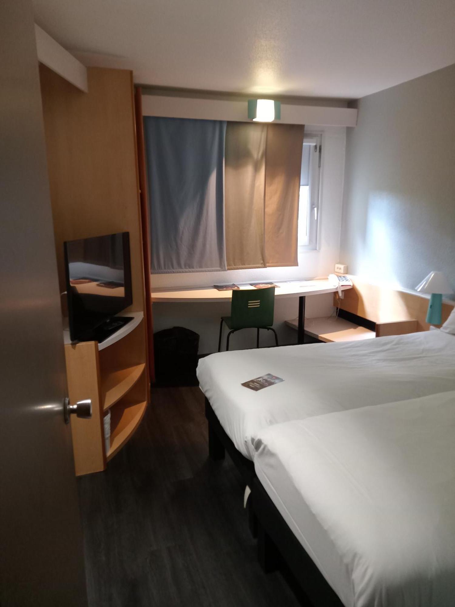 Ibis Centre Hotel 3*